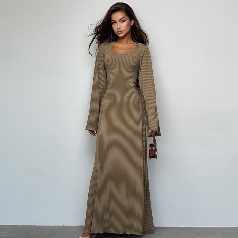 A fashionable and loose U-neck long-sleeved dress with a tie at the back