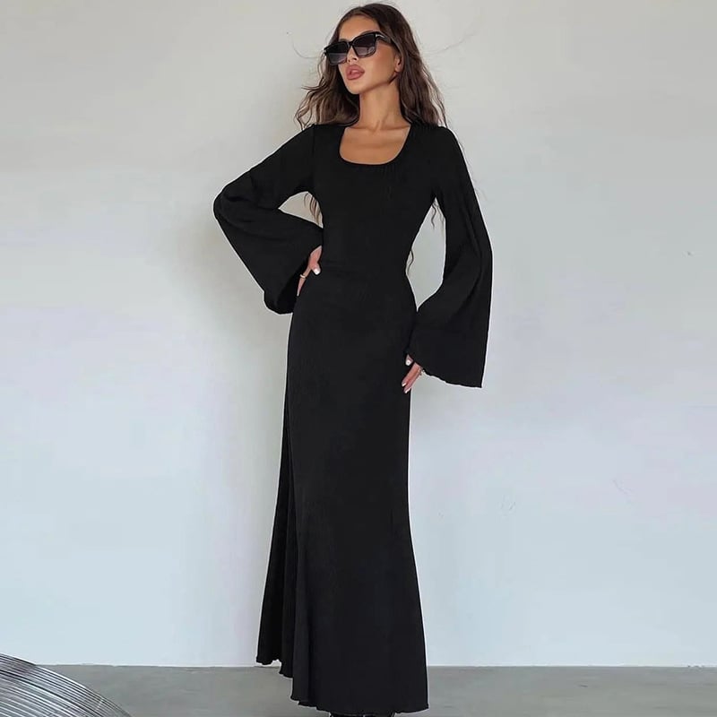 A fashionable and loose U-neck long-sleeved dress with a tie at the back